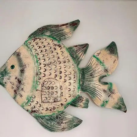 Spacious Ocean View, Pool And Garage Appartement