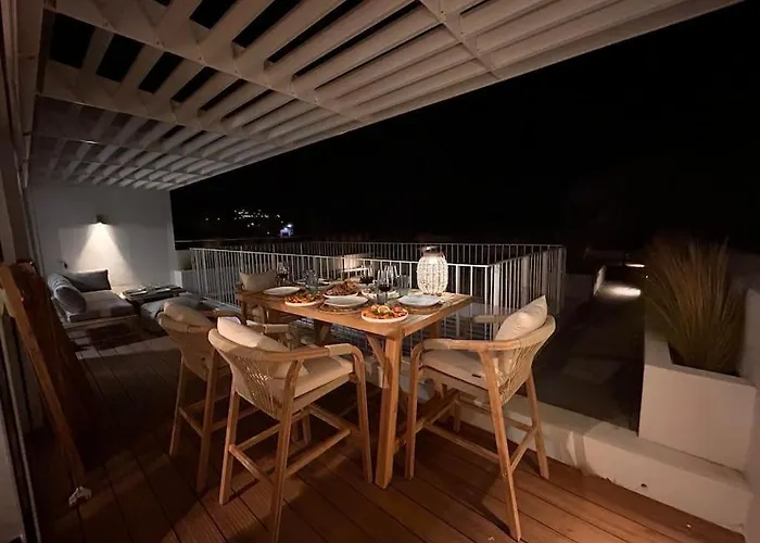 Spacious Ocean View, Pool And Garage