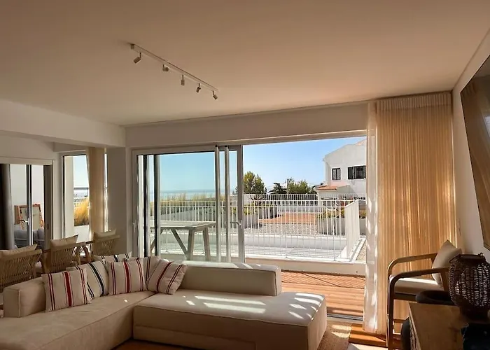 Spacious Ocean View, Pool And Garage Sesimbra