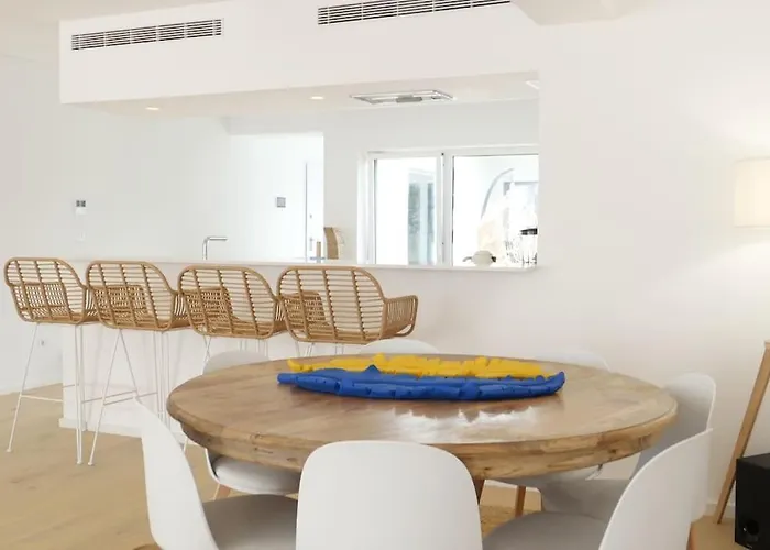 Spacious Ocean View, Pool And Garage Sesimbra