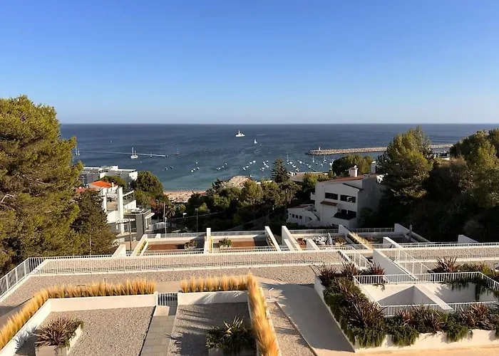 Spacious Ocean View, Pool And Garage