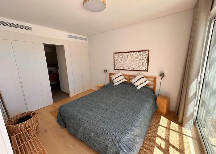 Spacious Ocean View, Pool And Garage Apartamento