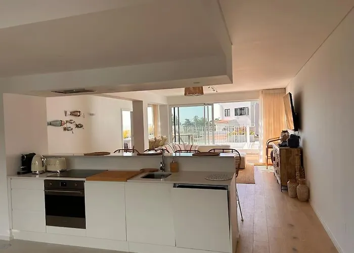 Spacious Ocean View, Pool And Garage Apartamento *