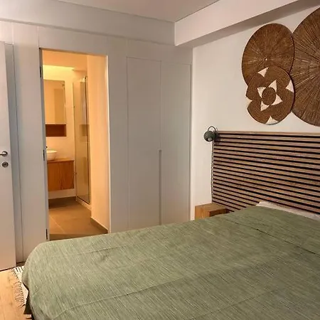 Spacious Ocean View, Pool And Garage 塞辛布拉