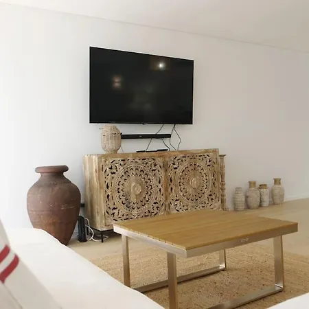 Spacious Ocean View, Pool And Garage Apartment Sesimbra