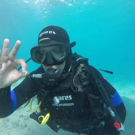 Spacious Ocean View, Pool And Garage 公寓